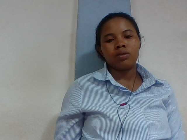 Juliah1a live cam on BongaCams