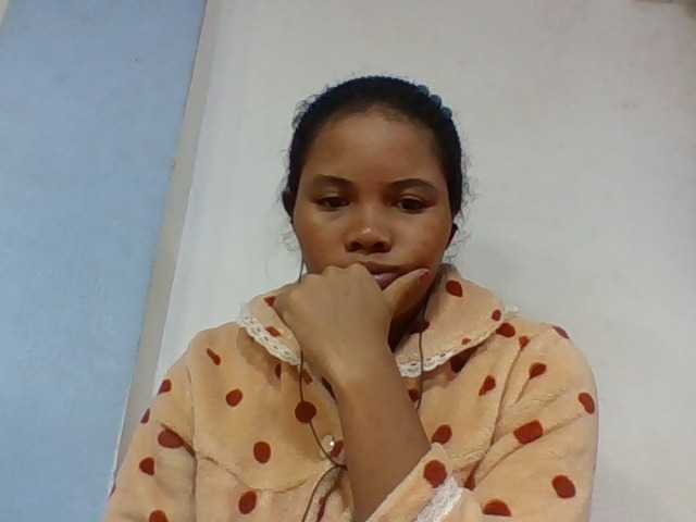 Juliah1a live cam on BongaCams