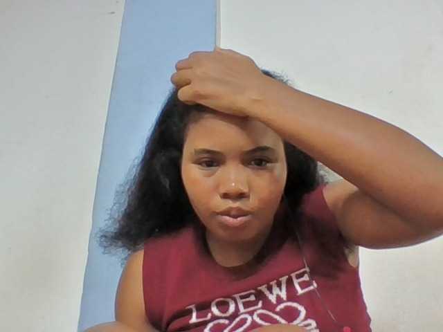 Juliah1a live cam on BongaCams