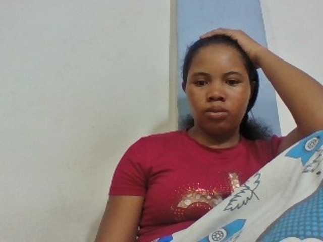 Juliah1a live cam on BongaCams
