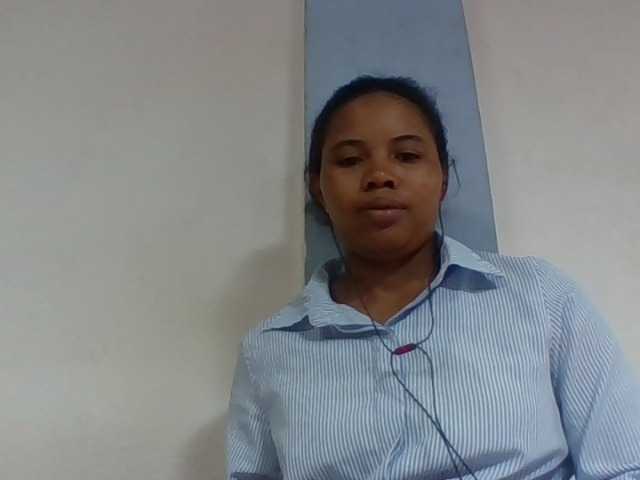 Juliah1a live cam on BongaCams