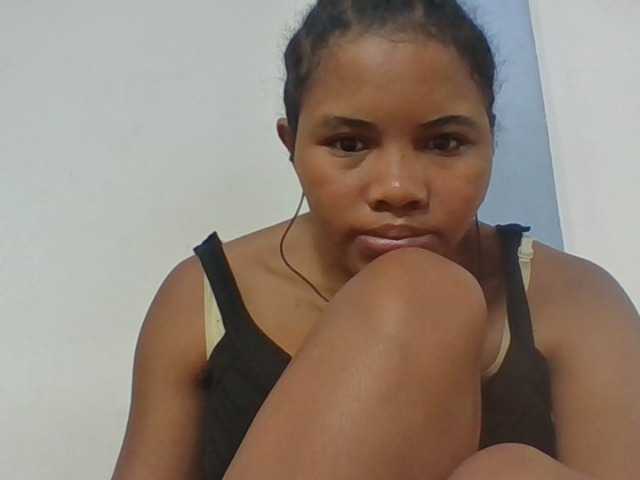 Juliah1a live cam on BongaCams