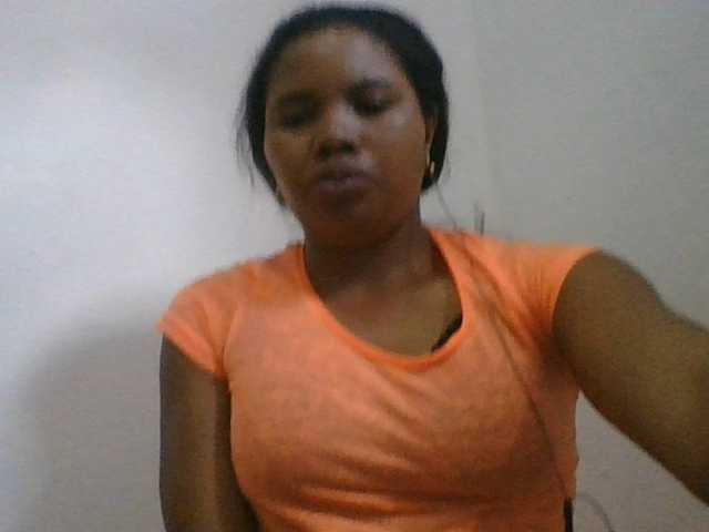 Juliah1a live cam on BongaCams