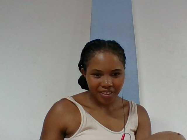 Juliah1a live cam on BongaCams