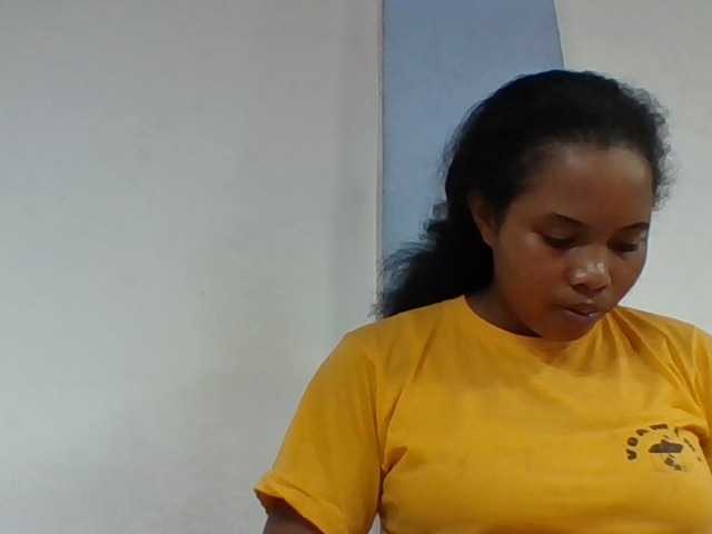 Juliah1a live cam on BongaCams