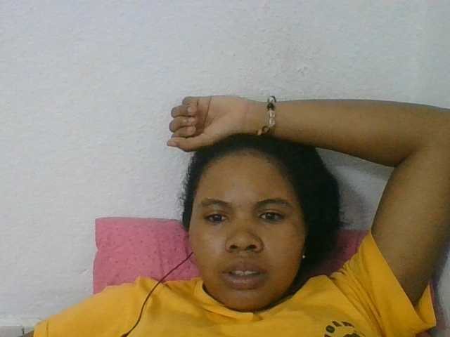 Juliah1a live cam on BongaCams