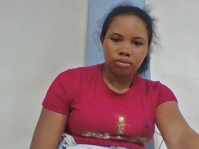 Juliah1a live cam on BongaCams