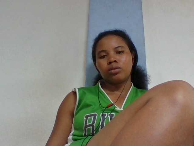Juliah1a live cam on BongaCams