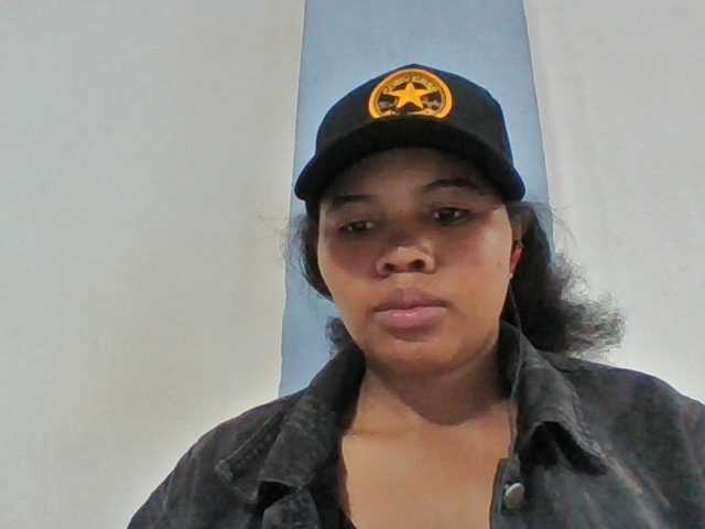 Juliah1a live cam on BongaCams