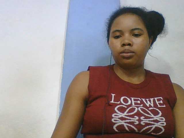 Juliah1a live cam on BongaCams