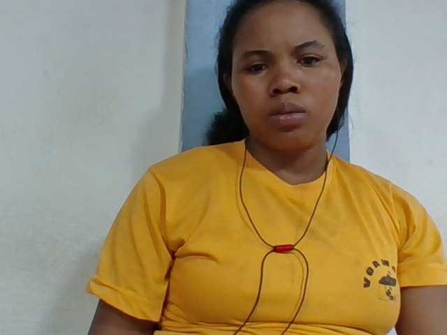 Juliah1a live cam on BongaCams