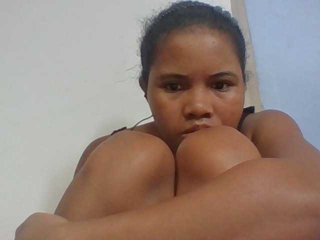 Juliah1a live cam on BongaCams