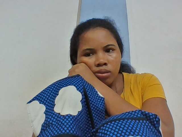 Juliah1a live cam on BongaCams