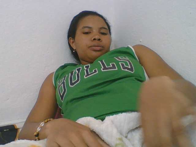 Juliah1a live cam on BongaCams