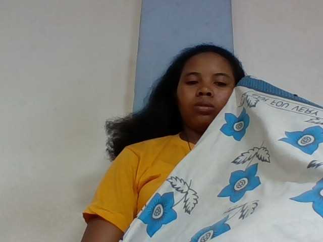 Juliah1a live cam on BongaCams