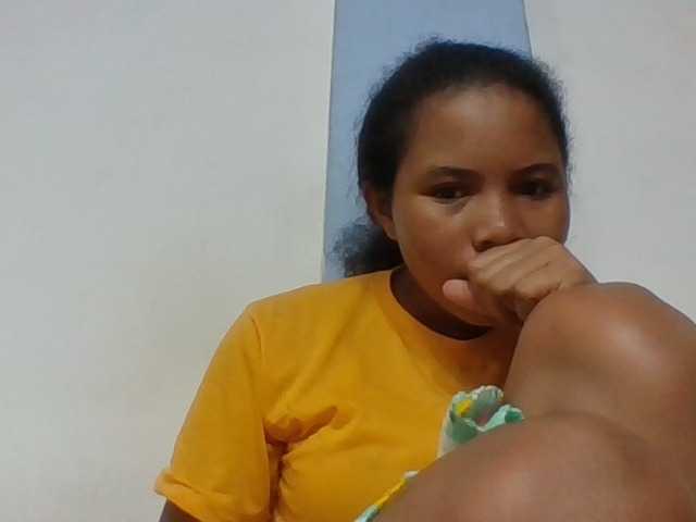 Juliah1a live cam on BongaCams