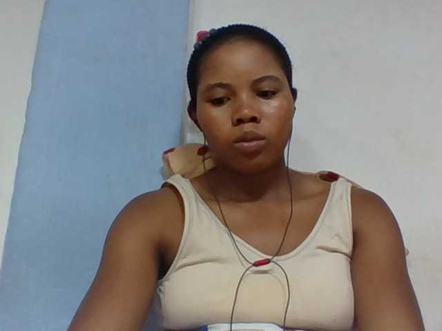 Juliah1a live cam on BongaCams