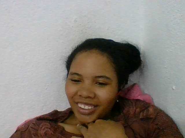 Juliah1a live cam on BongaCams