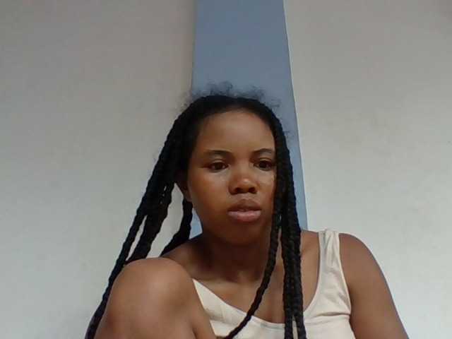 Juliah1a live cam on BongaCams