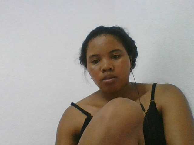 Juliah1a live cam on BongaCams