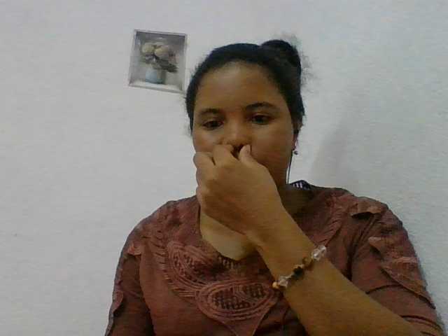 Juliah1a live cam on BongaCams