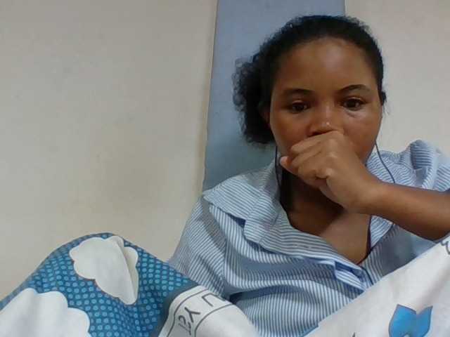 Juliah1a live cam on BongaCams