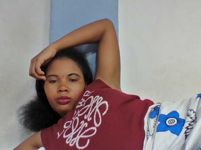 Juliah1a live cam on BongaCams
