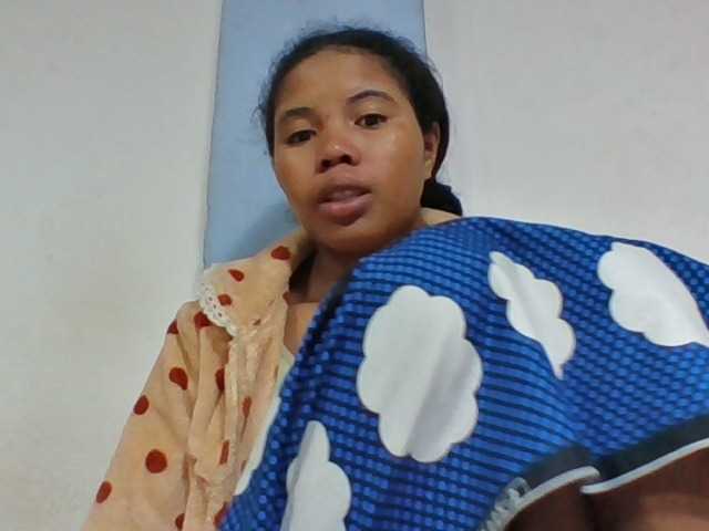 Juliah1a live cam on BongaCams