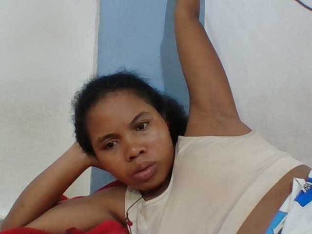 Juliah1a live cam on BongaCams