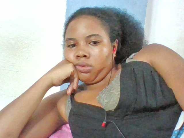 Juliah1a live cam on BongaCams