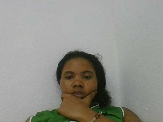 Juliah1a live cam on BongaCams