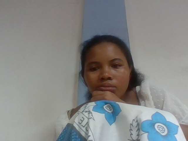 Juliah1a live cam on BongaCams