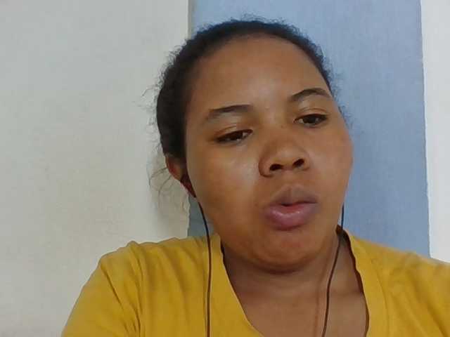 Juliah1a live cam on BongaCams