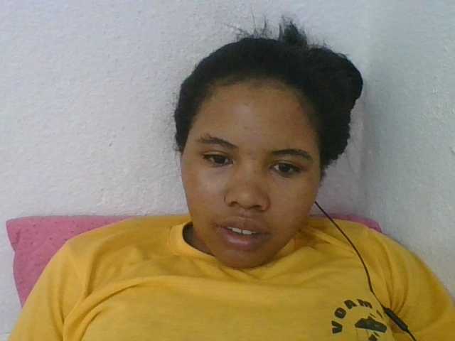 Juliah1a live cam on BongaCams