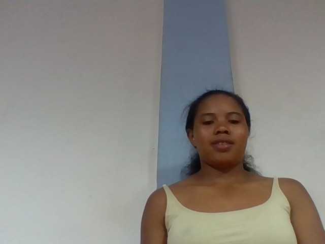 Juliah1a live cam on BongaCams