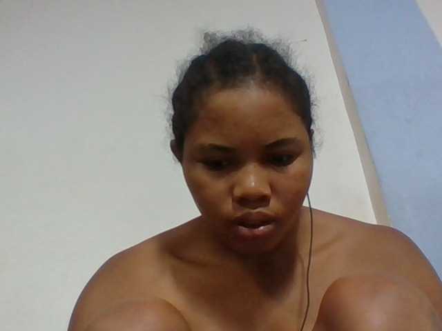 Juliah1a live cam on BongaCams