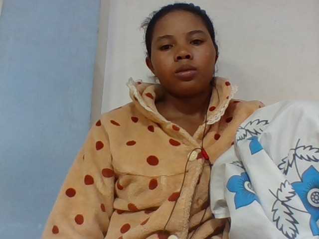 Juliah1a live cam on BongaCams