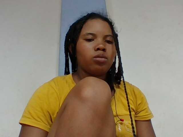 Juliah1a live cam on BongaCams
