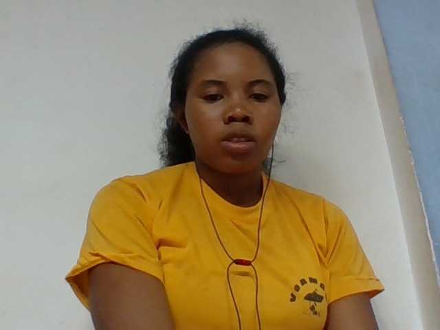 Juliah1a live webcam show