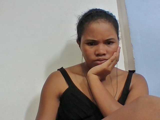 Juliah1a live cam on BongaCams