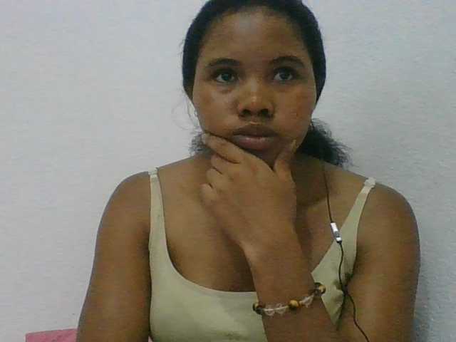 Juliah1a live cam on BongaCams