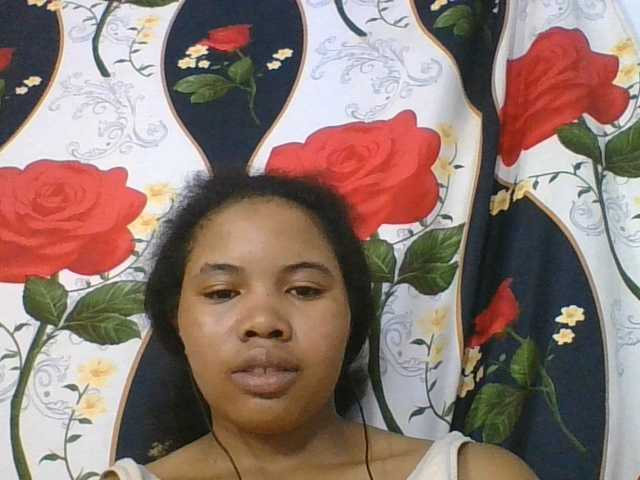 Juliah1a live cam on BongaCams