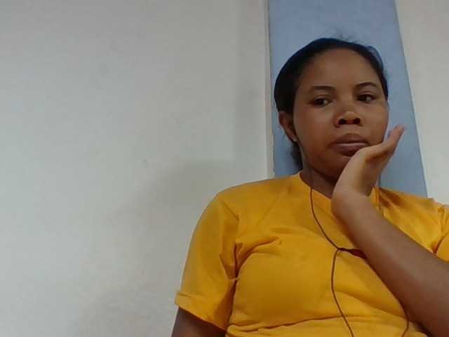 Juliah1a live cam on BongaCams