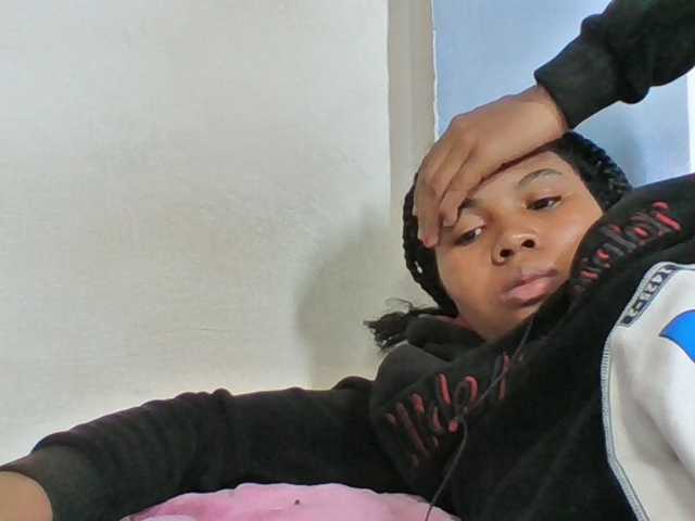 Juliah1a live cam on BongaCams