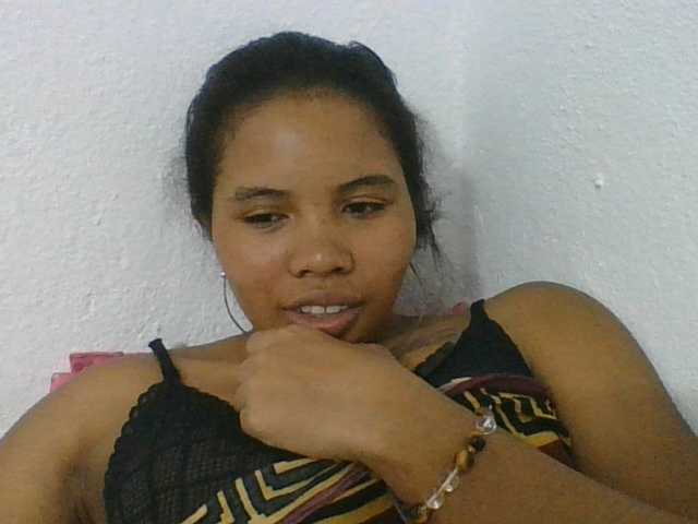 Juliah1a live cam on BongaCams