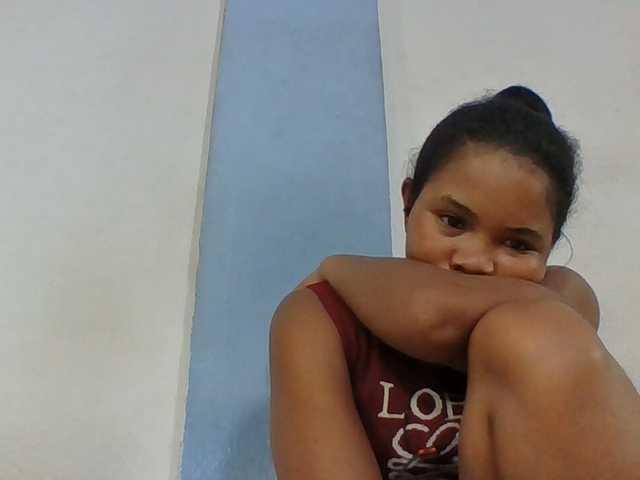 Juliah1a live cam on BongaCams