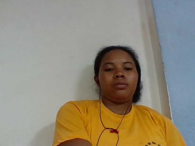 Juliah1a live cam on BongaCams