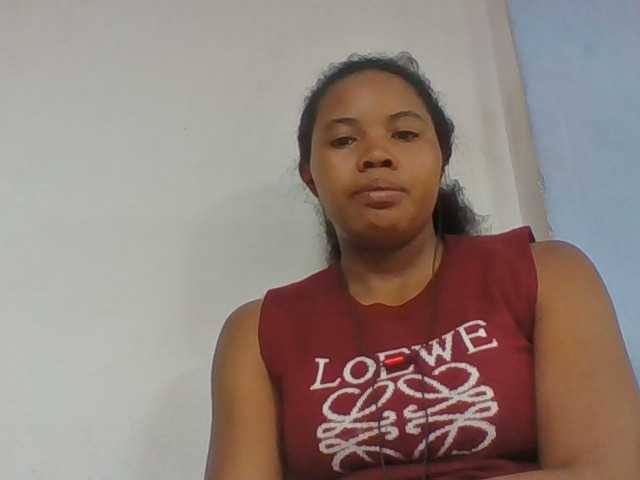 Juliah1a live cam on BongaCams