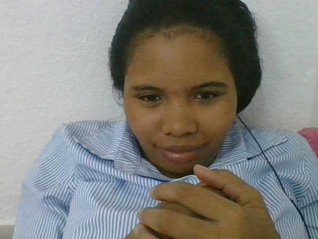 Juliah1a live cam on BongaCams