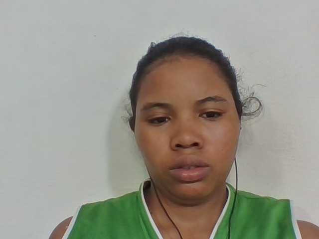 Juliah1a live cam on BongaCams